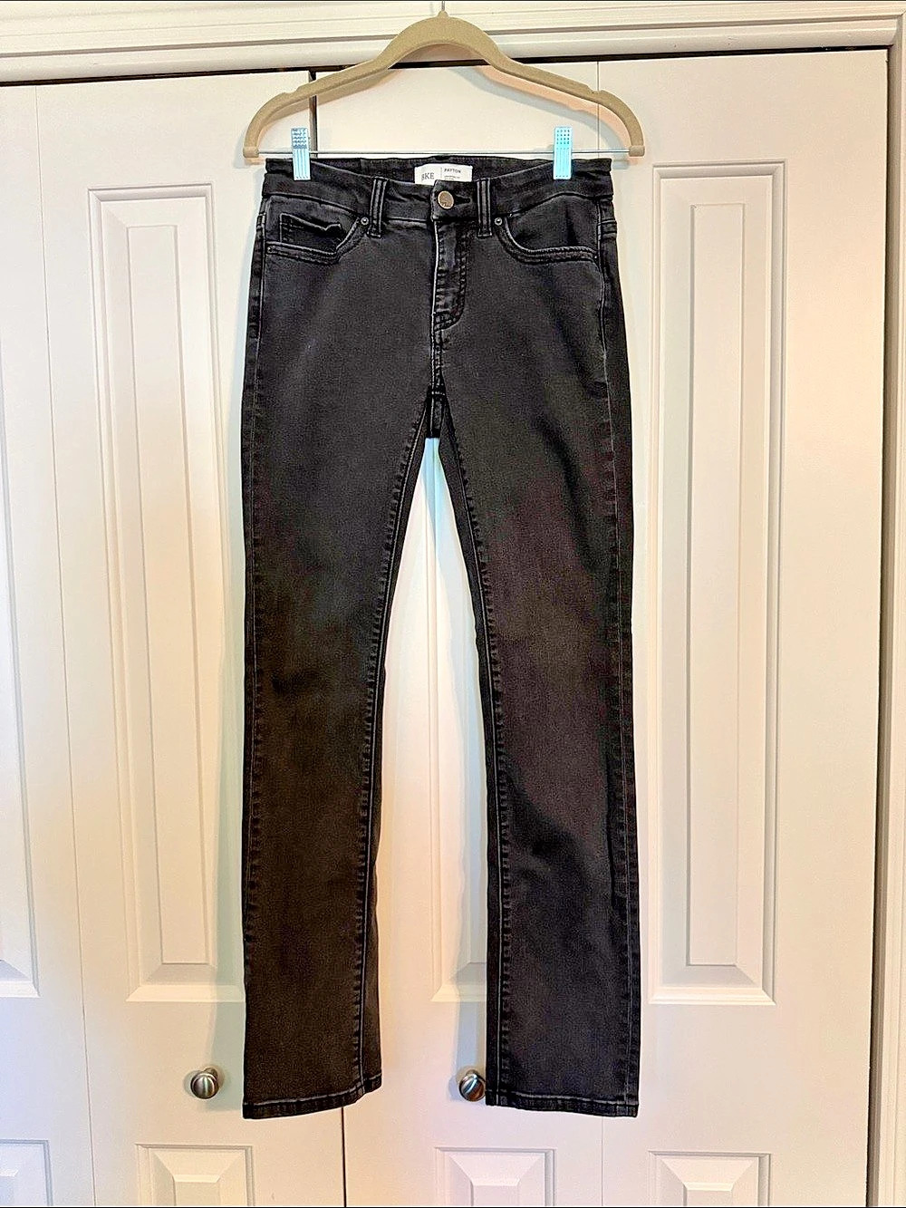 Buckle BKE Payton Universal Fit Mid-Rise Straight Jeans Black faded